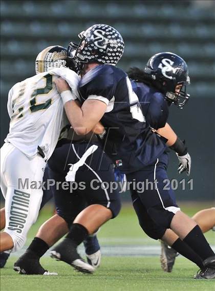 Thumbnail 3 in Le Grand vs. Sierra Canyon (CIF State Small Schools Final) photogallery.