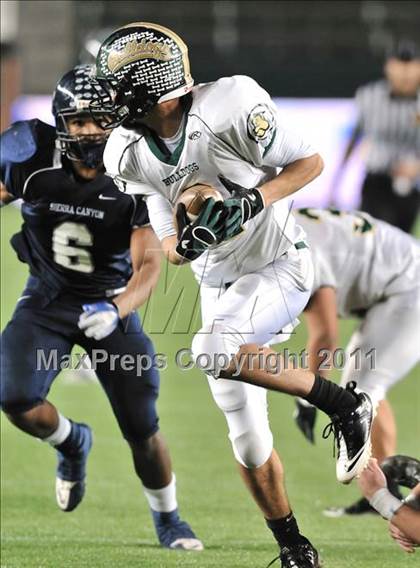 Thumbnail 1 in Le Grand vs. Sierra Canyon (CIF State Small Schools Final) photogallery.