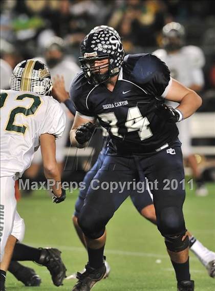 Thumbnail 1 in Le Grand vs. Sierra Canyon (CIF State Small Schools Final) photogallery.