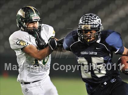 Thumbnail 3 in Le Grand vs. Sierra Canyon (CIF State Small Schools Final) photogallery.