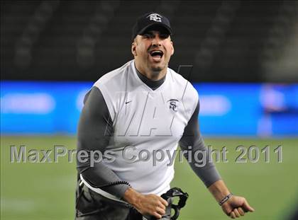 Thumbnail 2 in Le Grand vs. Sierra Canyon (CIF State Small Schools Final) photogallery.
