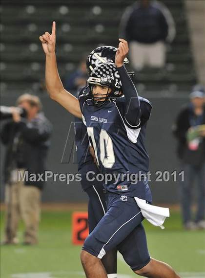 Thumbnail 1 in Le Grand vs. Sierra Canyon (CIF State Small Schools Final) photogallery.