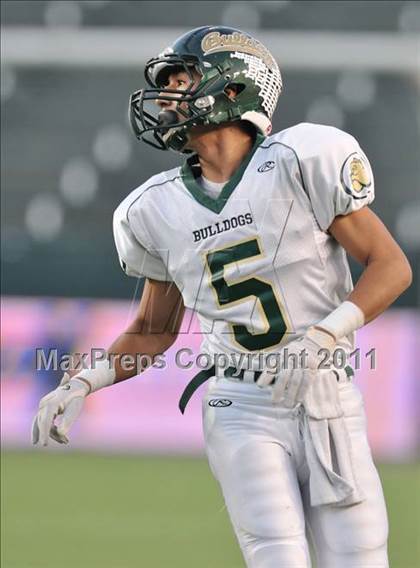 Thumbnail 2 in Le Grand vs. Sierra Canyon (CIF State Small Schools Final) photogallery.