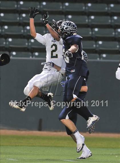 Thumbnail 3 in Le Grand vs. Sierra Canyon (CIF State Small Schools Final) photogallery.