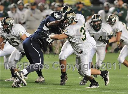Thumbnail 2 in Le Grand vs. Sierra Canyon (CIF State Small Schools Final) photogallery.