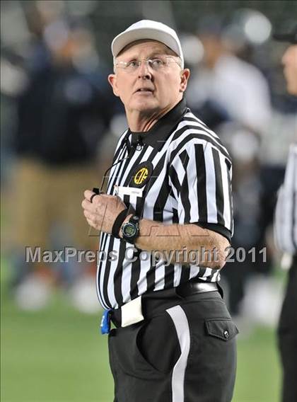 Thumbnail 2 in Le Grand vs. Sierra Canyon (CIF State Small Schools Final) photogallery.