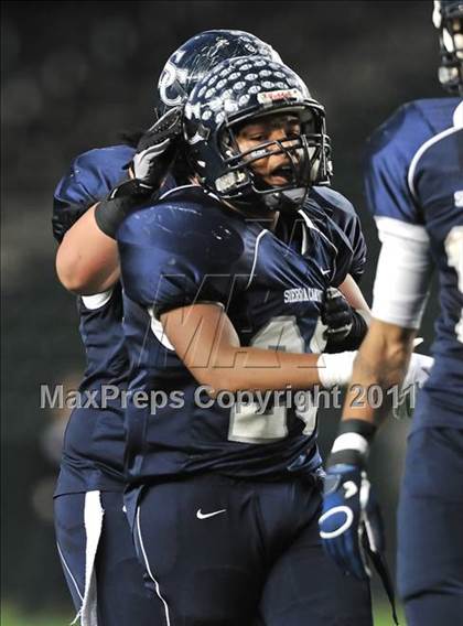 Thumbnail 1 in Le Grand vs. Sierra Canyon (CIF State Small Schools Final) photogallery.