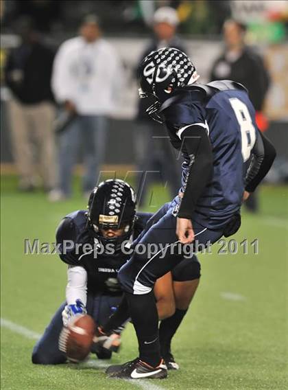 Thumbnail 2 in Le Grand vs. Sierra Canyon (CIF State Small Schools Final) photogallery.