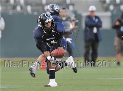 Thumbnail 2 in Le Grand vs. Sierra Canyon (CIF State Small Schools Final) photogallery.