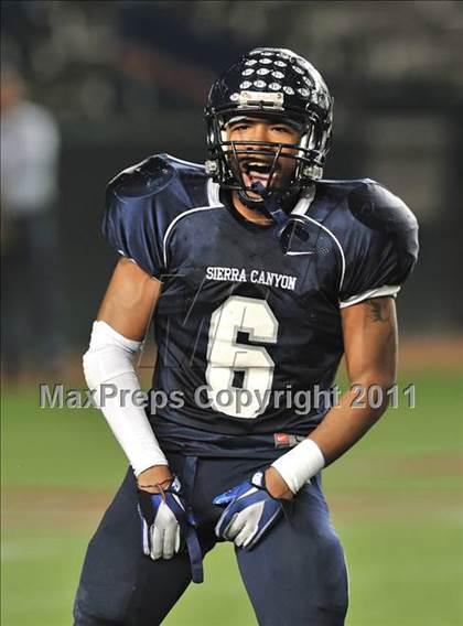 Thumbnail 1 in Le Grand vs. Sierra Canyon (CIF State Small Schools Final) photogallery.