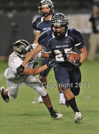 Thumbnail 2 in Le Grand vs. Sierra Canyon (CIF State Small Schools Final) photogallery.