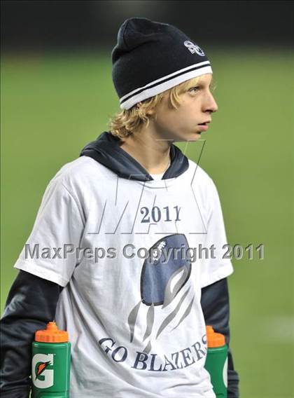 Thumbnail 2 in Le Grand vs. Sierra Canyon (CIF State Small Schools Final) photogallery.