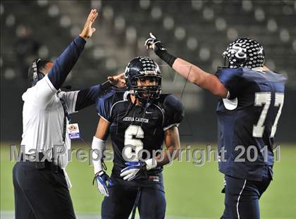 Thumbnail 1 in Le Grand vs. Sierra Canyon (CIF State Small Schools Final) photogallery.