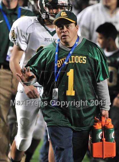 Thumbnail 3 in Le Grand vs. Sierra Canyon (CIF State Small Schools Final) photogallery.