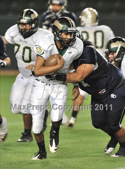 Thumbnail 2 in Le Grand vs. Sierra Canyon (CIF State Small Schools Final) photogallery.