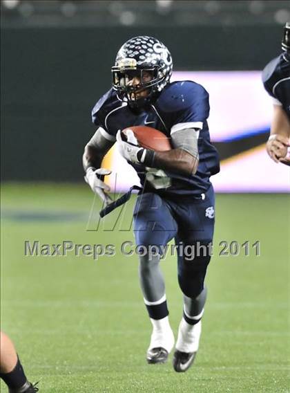 Thumbnail 1 in Le Grand vs. Sierra Canyon (CIF State Small Schools Final) photogallery.
