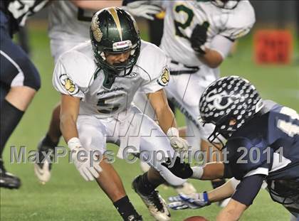 Thumbnail 1 in Le Grand vs. Sierra Canyon (CIF State Small Schools Final) photogallery.