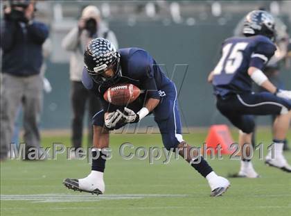 Thumbnail 3 in Le Grand vs. Sierra Canyon (CIF State Small Schools Final) photogallery.