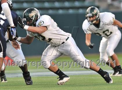 Thumbnail 2 in Le Grand vs. Sierra Canyon (CIF State Small Schools Final) photogallery.