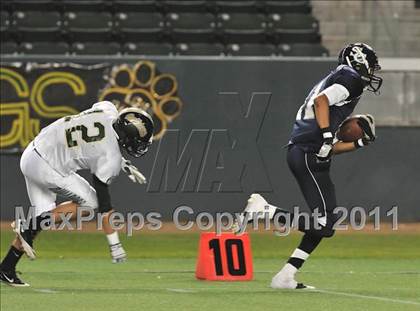 Thumbnail 1 in Le Grand vs. Sierra Canyon (CIF State Small Schools Final) photogallery.