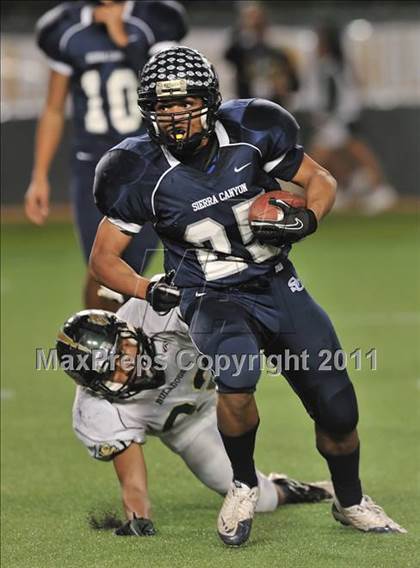 Thumbnail 2 in Le Grand vs. Sierra Canyon (CIF State Small Schools Final) photogallery.
