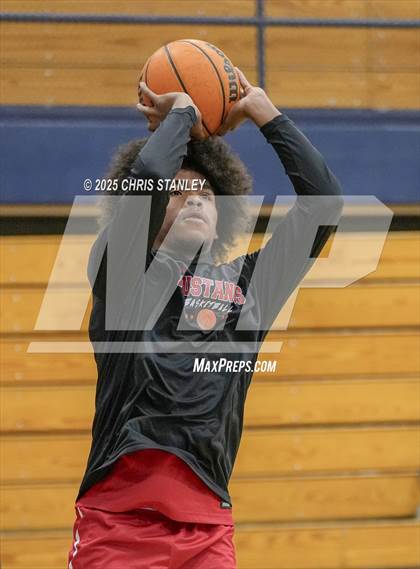 Thumbnail 3 in Salpointe Catholic vs North (PXU Coyote Classic) photogallery.