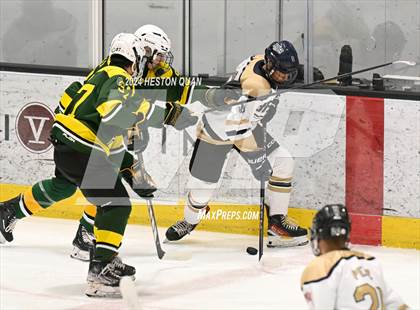 Thumbnail 3 in St. John Bosco vs. Edison photogallery.