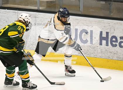 Thumbnail 1 in St. John Bosco vs. Edison photogallery.