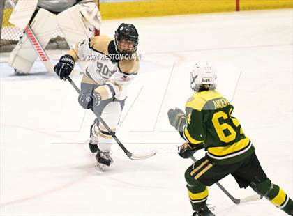 Thumbnail 2 in St. John Bosco vs. Edison photogallery.