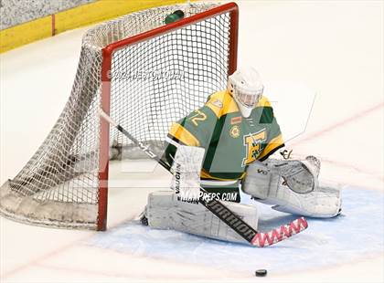 Thumbnail 3 in St. John Bosco vs. Edison photogallery.