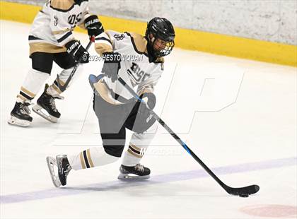 Thumbnail 1 in St. John Bosco vs. Edison photogallery.