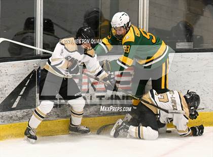 Thumbnail 3 in St. John Bosco vs. Edison photogallery.