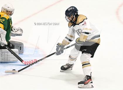 Thumbnail 3 in St. John Bosco vs. Edison photogallery.