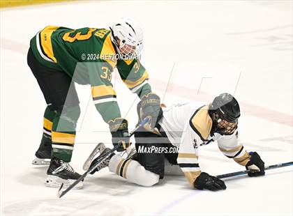 Thumbnail 2 in St. John Bosco vs. Edison photogallery.