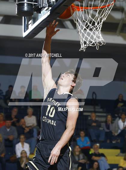 Thumbnail 1 in East Hamilton vs Bradley Central (District 5 3A) photogallery.