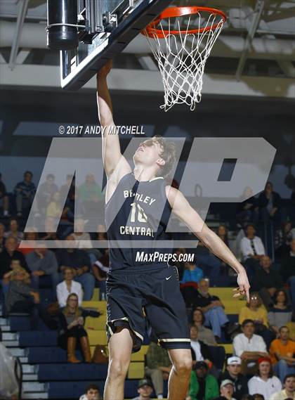 Thumbnail 1 in East Hamilton vs Bradley Central (District 5 3A) photogallery.