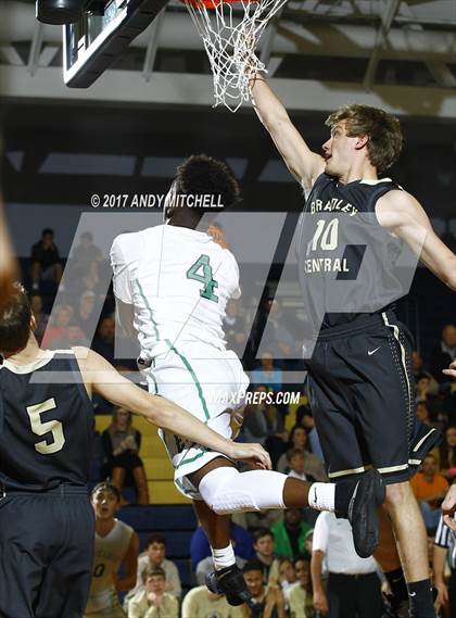 Thumbnail 3 in East Hamilton vs Bradley Central (District 5 3A) photogallery.