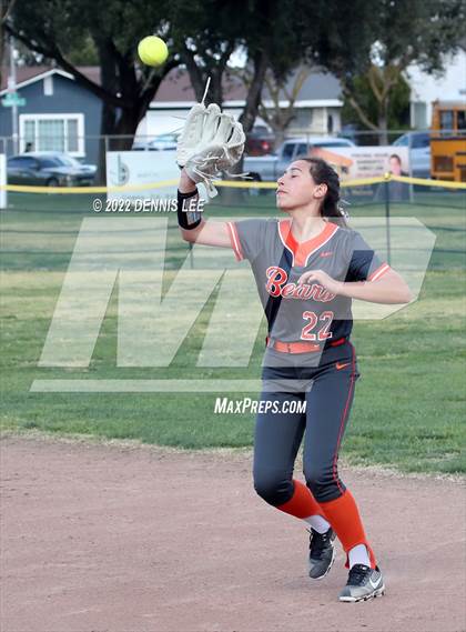 Thumbnail 2 in Modesto vs Merced photogallery.