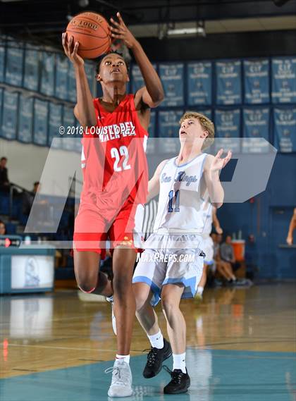 Thumbnail 2 in Mater Dei vs. Corona del Mar (Beach Bash Tournament) photogallery.