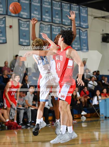 Thumbnail 1 in Mater Dei vs. Corona del Mar (Beach Bash Tournament) photogallery.