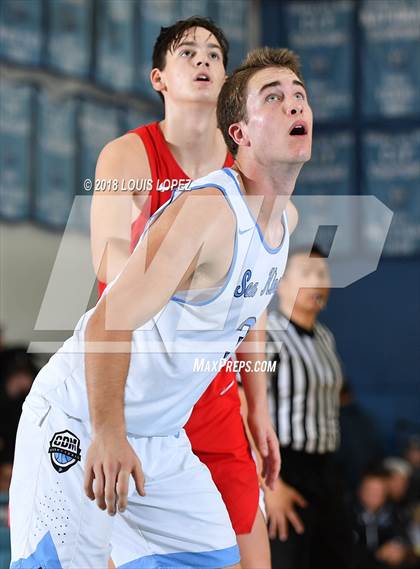 Thumbnail 1 in Mater Dei vs. Corona del Mar (Beach Bash Tournament) photogallery.
