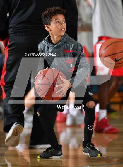 Thumbnail 3 in Mater Dei vs. Corona del Mar (Beach Bash Tournament) photogallery.