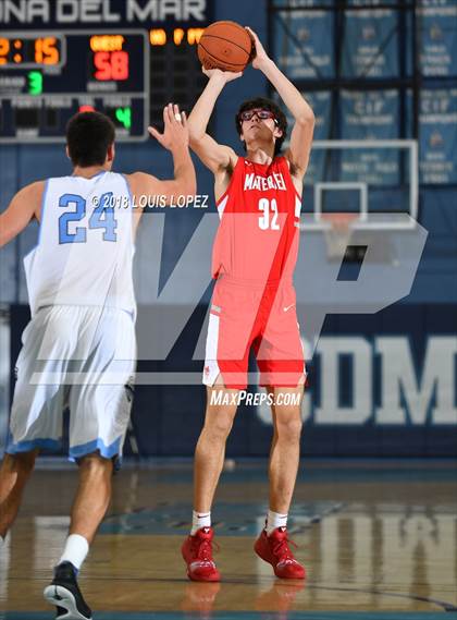 Thumbnail 2 in Mater Dei vs. Corona del Mar (Beach Bash Tournament) photogallery.