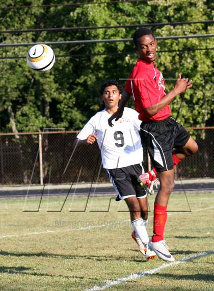 Thumbnail 2 in DuVal vs. Suitland photogallery.