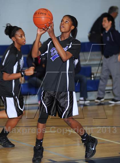 Thumbnail 2 in Flintridge Prep vs. Desert  (CIF Div. 5AA Quarter Finals) photogallery.