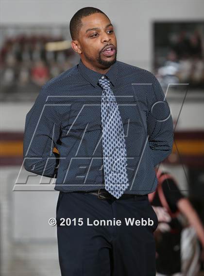 Thumbnail 3 in Mamaroneck vs Mt. Vernon (Coaches vs Cancer Super Classic) photogallery.