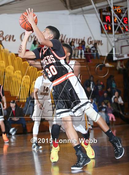 Thumbnail 1 in Mamaroneck vs Mt. Vernon (Coaches vs Cancer Super Classic) photogallery.