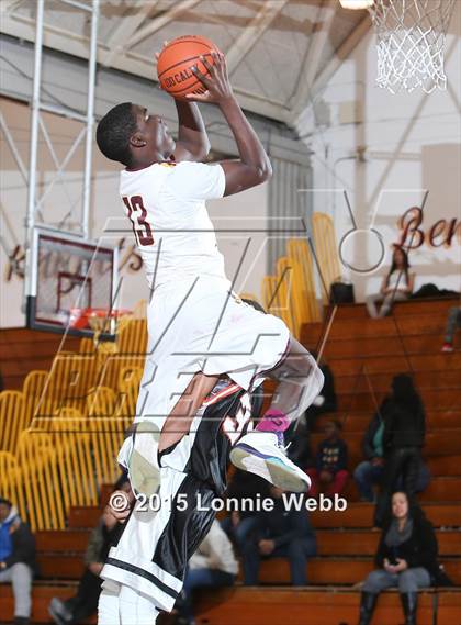 Thumbnail 1 in Mamaroneck vs Mt. Vernon (Coaches vs Cancer Super Classic) photogallery.