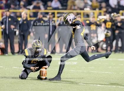 Thumbnail 1 in Vacaville vs Del Oro (CIF SJS D2 Playoff) photogallery.