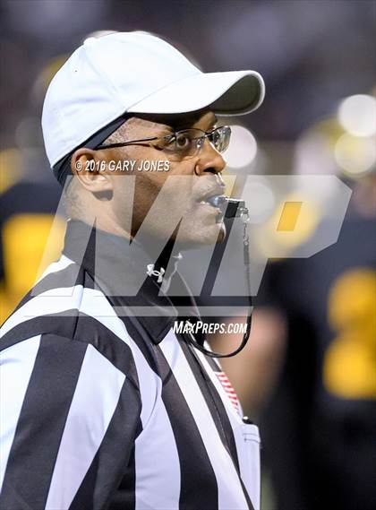Thumbnail 1 in Vacaville vs Del Oro (CIF SJS D2 Playoff) photogallery.